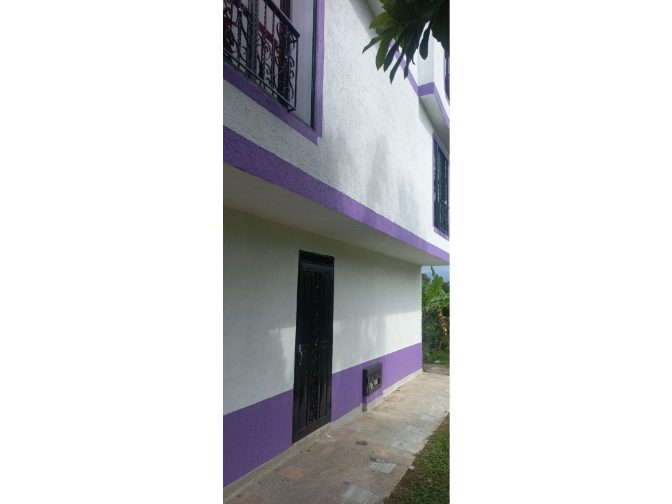 VENDO CASA BIEN UBICADA