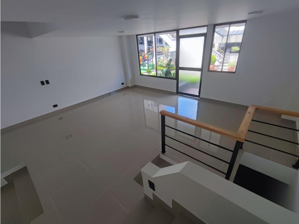 VENDO HERMOSA CASA RECIEN REMODELADA EN LA CIRCUNVALAR PEREIRA — foto 5