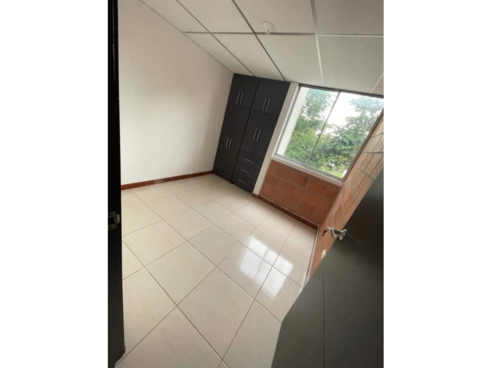 VENDO APARTAMENTO CON BALCON EN ZONA DE VALORIZACION — foto 5