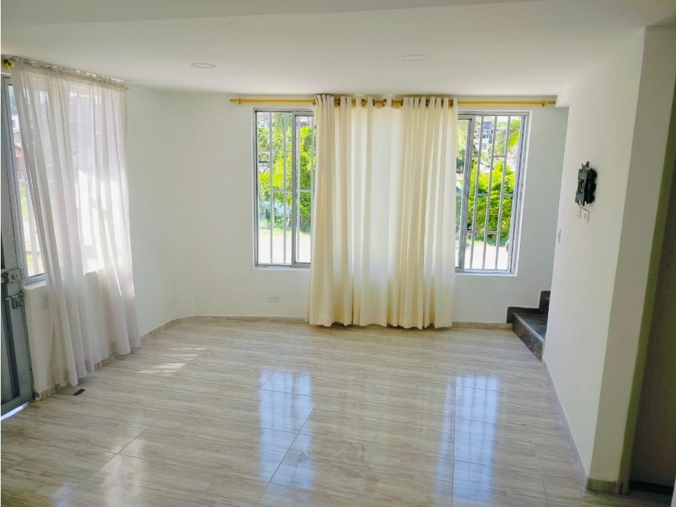 VENDO CASA EN EL SECTOR DE LOS CAMPESTRES DOSQUEBRADAS