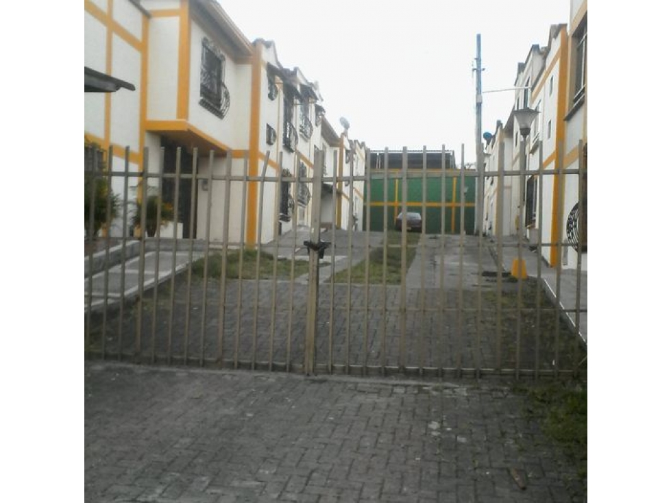 VENDO CASA EN SECTOR MUY TRANQUILO DE LA CIUDAD — foto 2