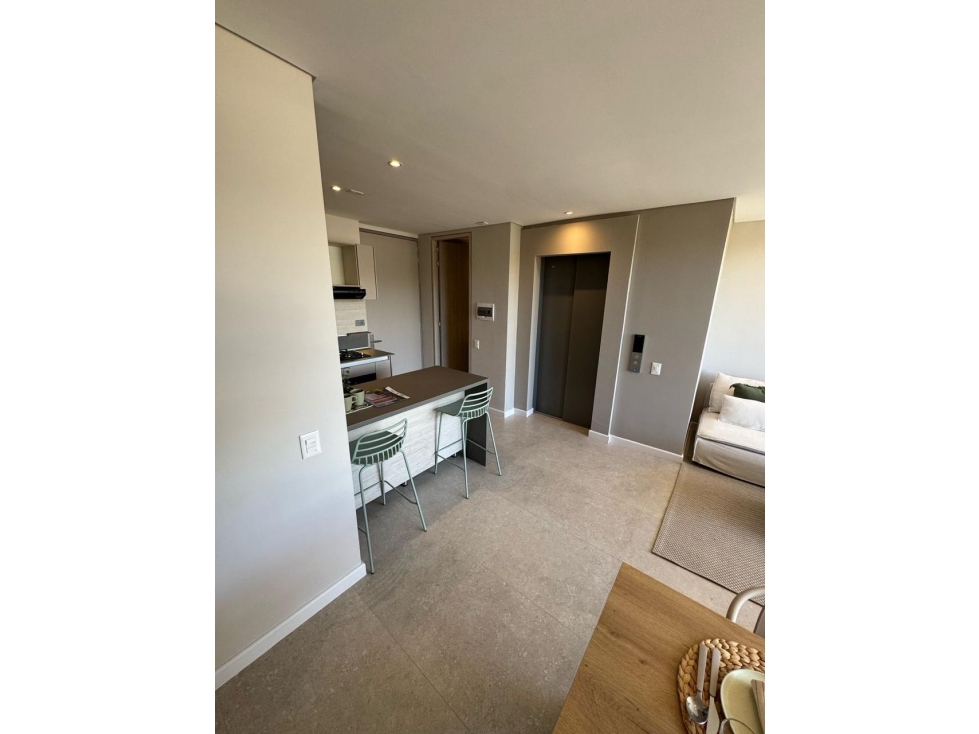 VENDO HERMOSO APARTAMENTO CON ASCENSOR PRIVADO 2 PARQUEADEROS — foto 5