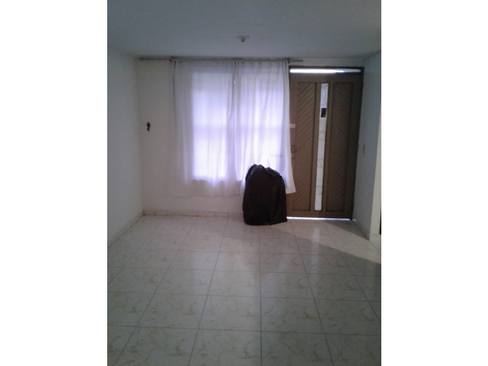 VENDO CASA EN SECTOR MUY TRANQUILO DE LA CIUDAD — foto 5
