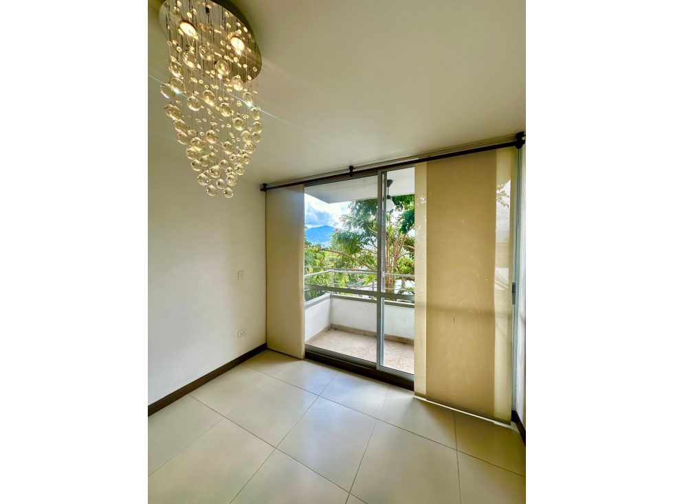 APARTAMENTO CON BALCON PARQUEADERO CUBIERTO Y CUARTO UTIL — foto 3