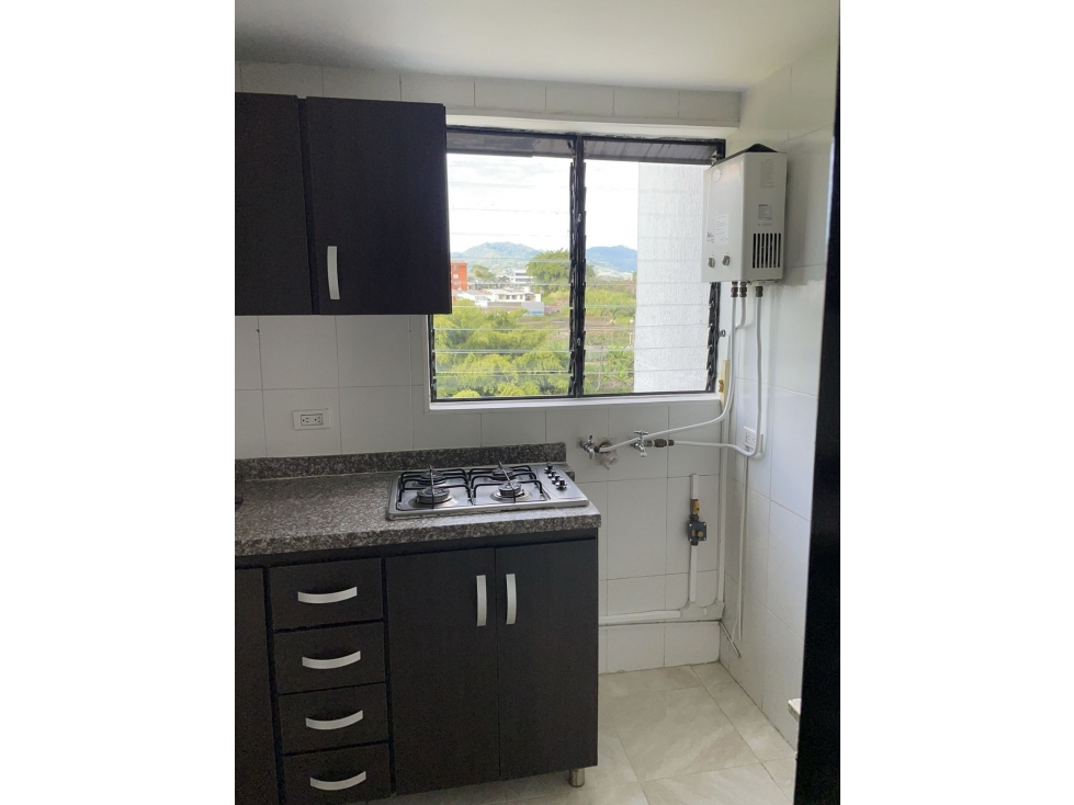 VENDO AMPLIO APARTAMENTO BIEN UBICADO — foto 3
