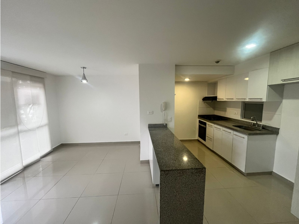VENDO APARTAMENTO CON PARQUEADERO CUBIERTO SECTOR VILLA OLIMPICA