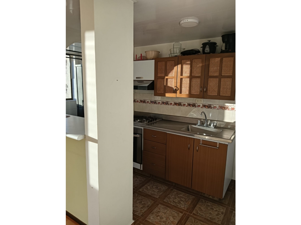 ARRIENDO AMPLIO APARTAMENTO DOBLE PARQUEADERO CUBIERTO - 3