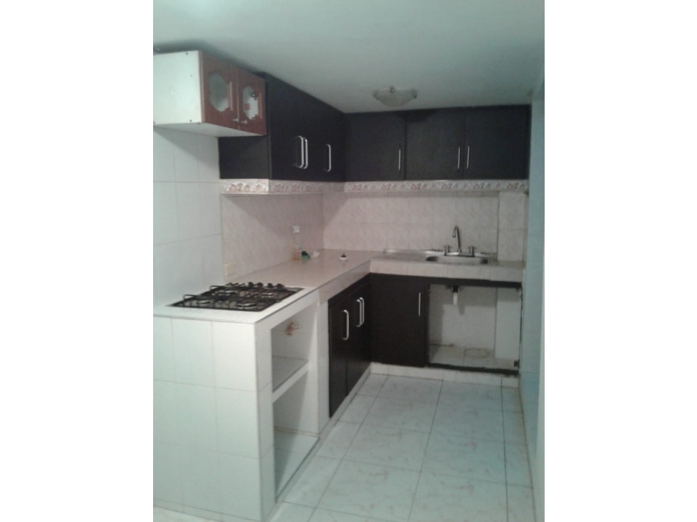 VENDO CASA EN SECTOR MUY TRANQUILO DE LA CIUDAD — foto 3