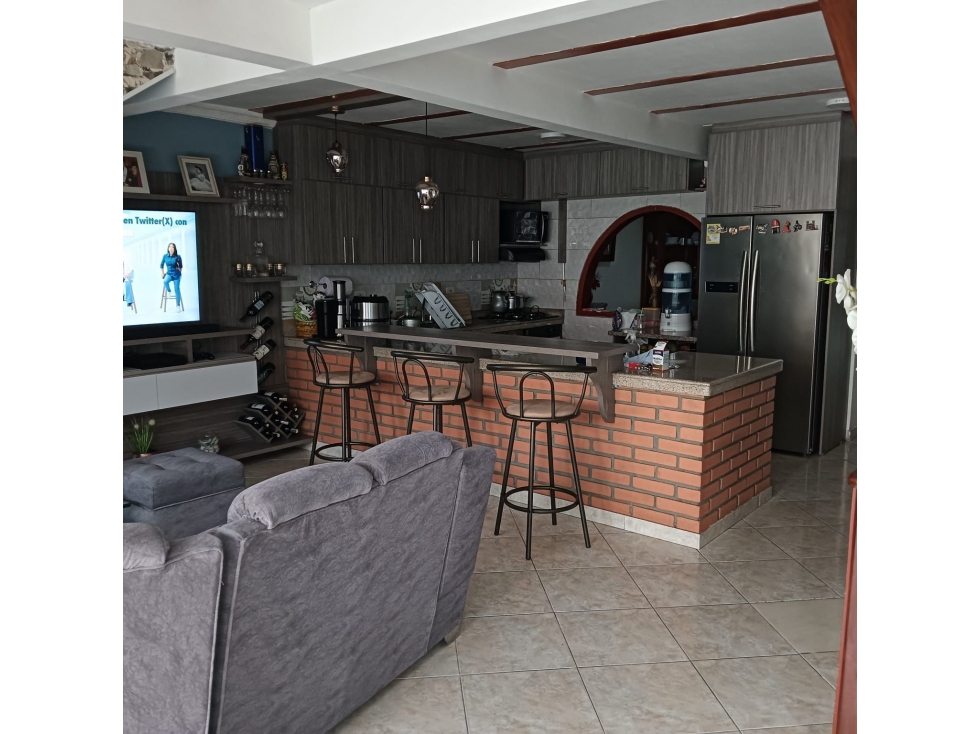 VENDO HERMOSA CASA DE DOS PISOS EN GUADALUPE DOSQUEBRADAS — foto 2