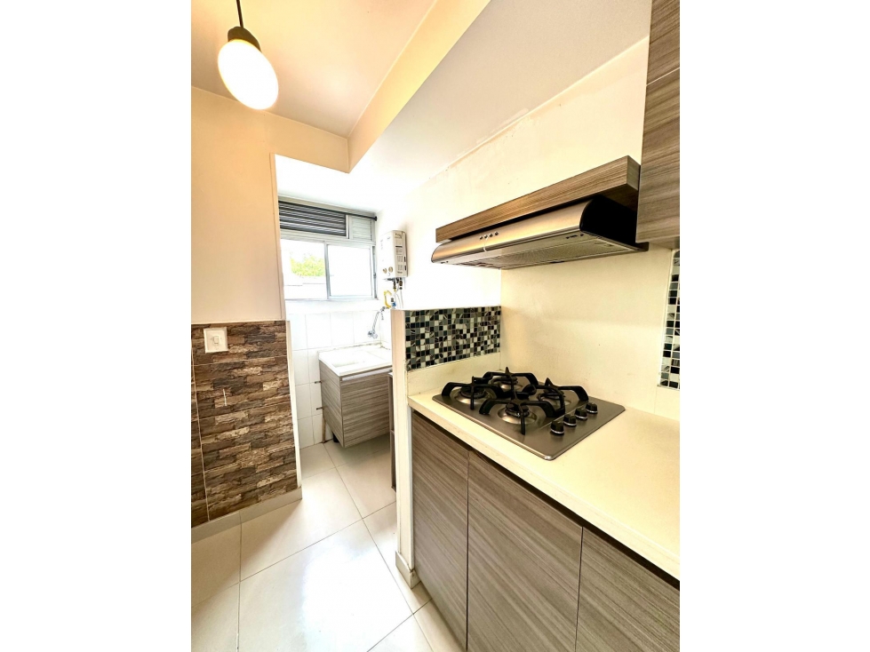 APARTAMENTO CON BALCON PARQUEADERO CUBIERTO Y CUARTO UTIL — foto 6