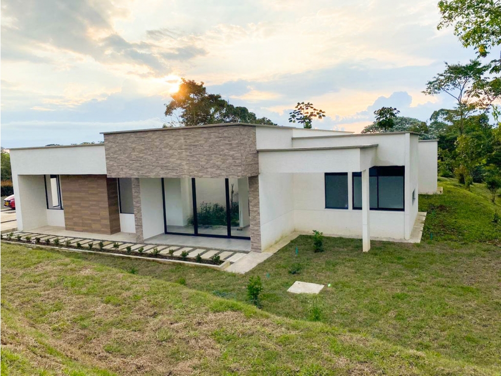 VENDO HERMOSA CASA CAMPESTRE EN EXCLUSIVO CONDOMINIO — foto 3