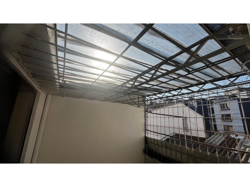 VENDO AMPLIA CASA EN EL BARRIO EL JARDIN — foto 4