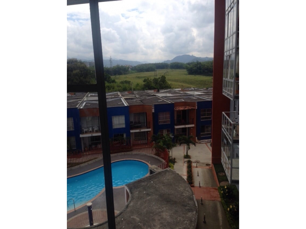 VENDO APARTAMENTO CON PARQUEADERO CUBIERTO — foto 5