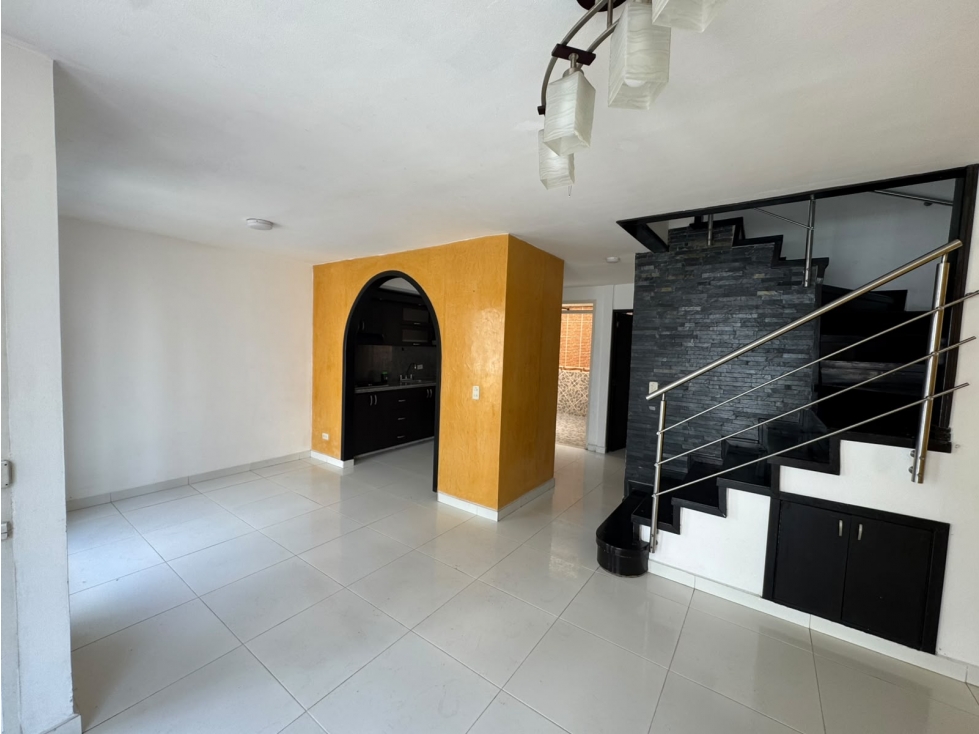 VENDO AMPLIA CASA EN CONJUNTO CERRADO MILAN DOSQUEBRADAS - 2