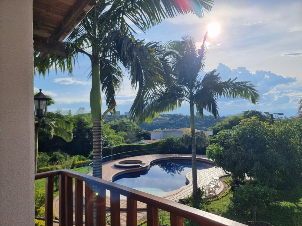 CASA CAMPESTRE POTENCIAL TURISTICO CON LAGO, PISCINA,JACUZZI Y SAUNA