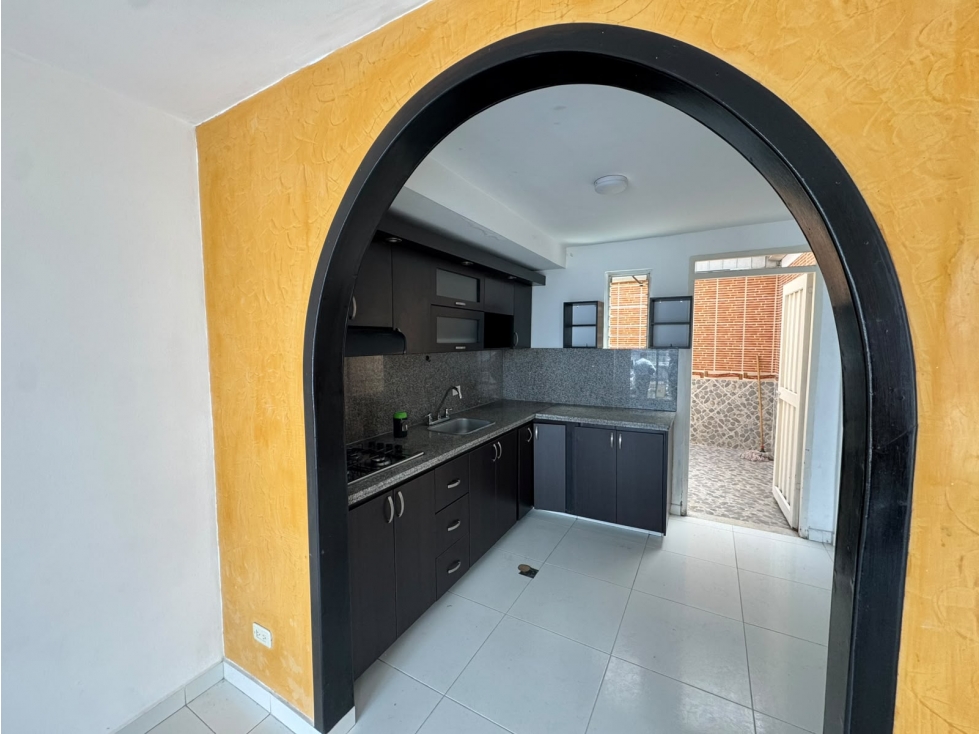VENDO AMPLIA CASA EN CONJUNTO CERRADO MILAN DOSQUEBRADAS - 3
