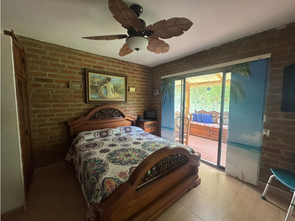VENDO CASA DE CAMPO EN PUEBLITO CAFETERO LOTE DE 3.333MTS - 4
