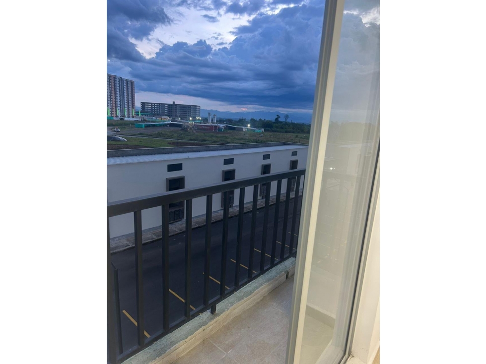 VENDO APARTAMENTO CON PARQUEADERO CUBIERTO EN CONDINA — foto 4