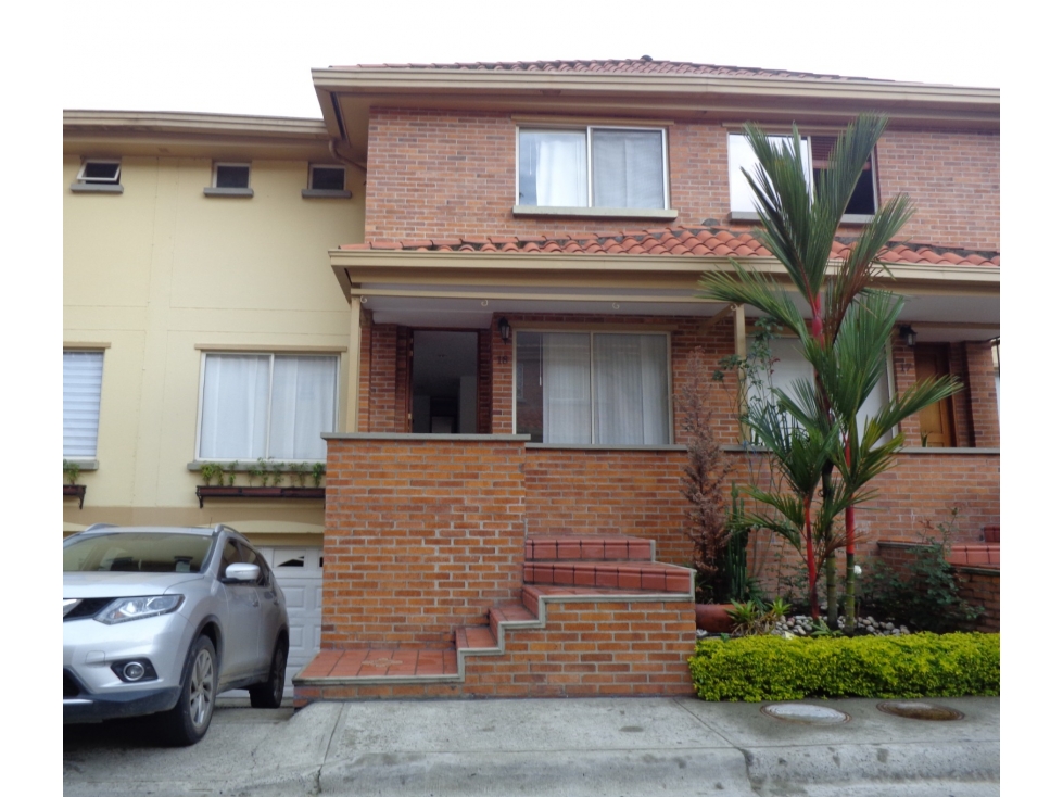 SE VENDE CASA EN PINARES
