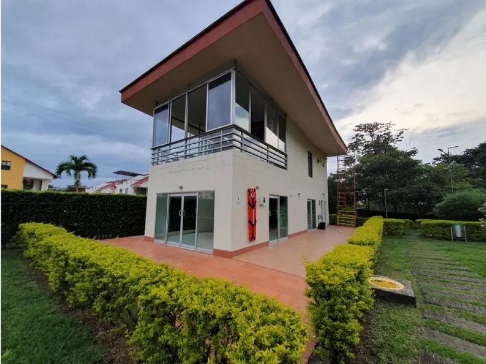 VENDO APARTAESTUDIO CON PARQUEADERO CUBIERTO Y CUARTO UTIL - 2