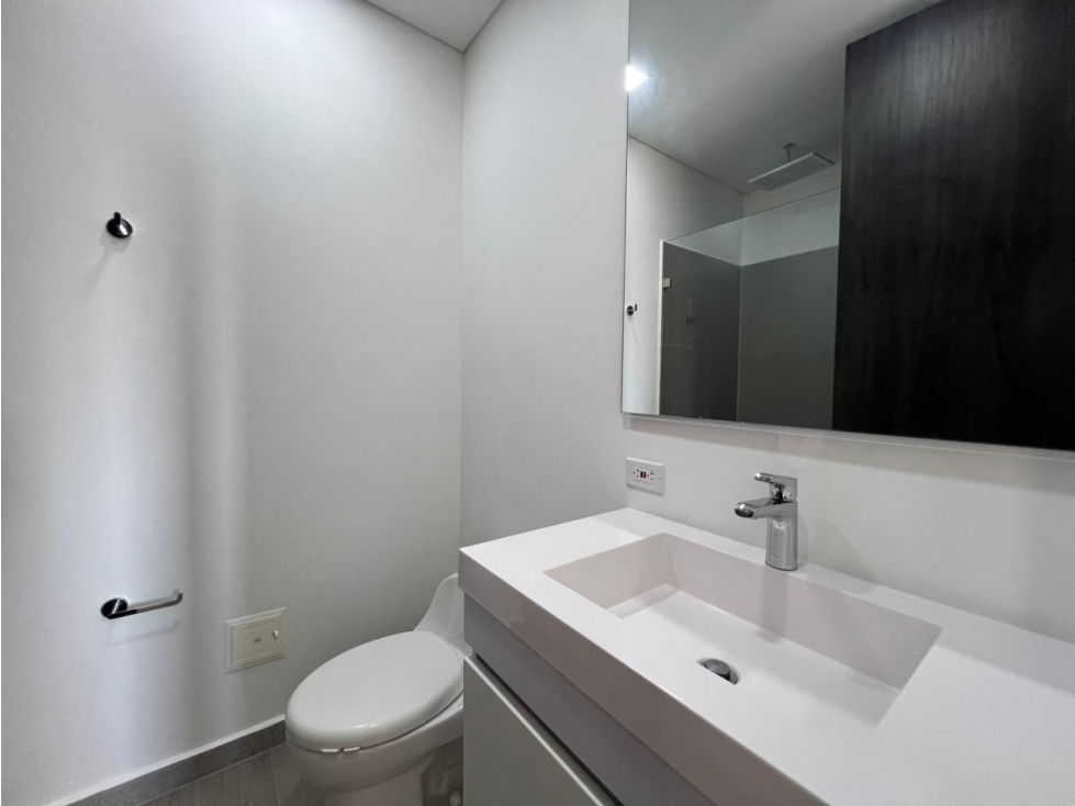 VENDO AMPLIO Y HERMOSO APARTAMENTO CON DEPOSITO Y PARQUEADERO CUBIERTO — foto 6