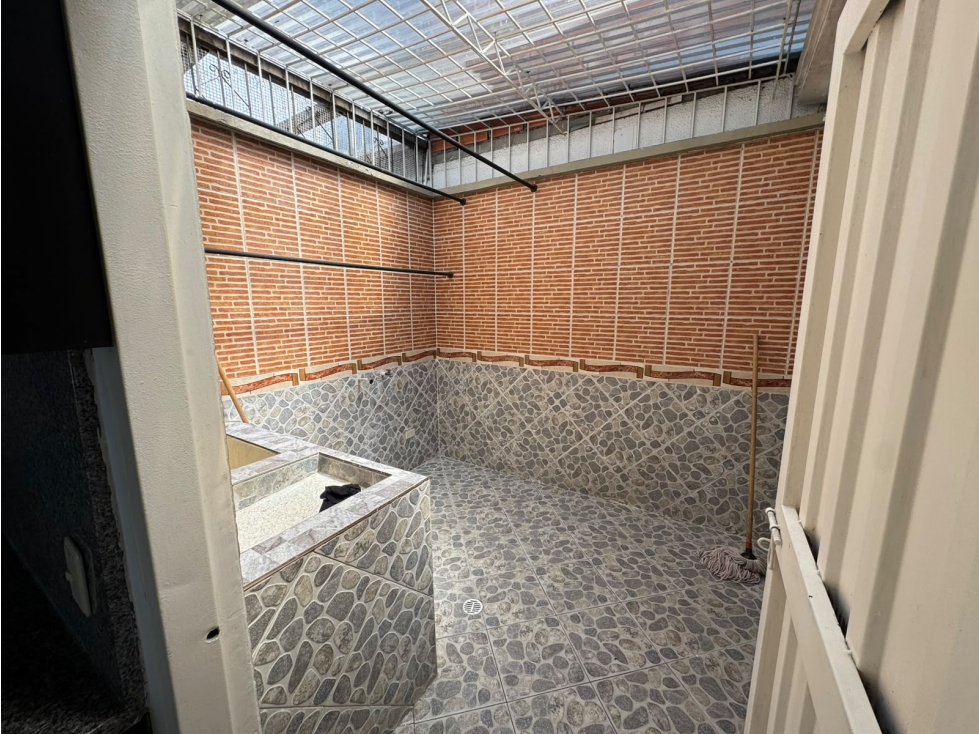 VENDO AMPLIA CASA EN CONJUNTO CERRADO MILAN DOSQUEBRADAS - 5