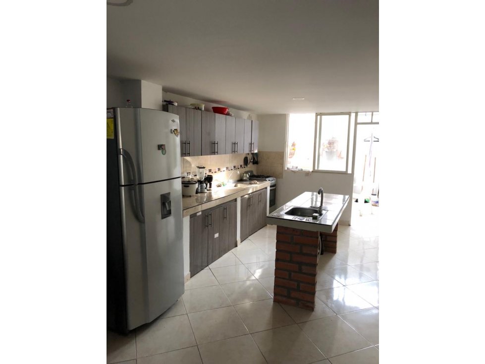 VENDO EDIFICIO CON RENTAS EN SANTA ISABEL DOSQUEBRADAS - 4
