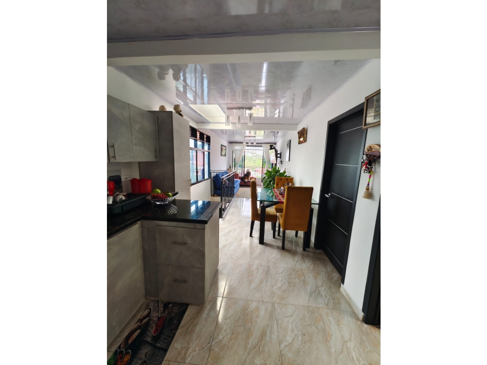 VENDO AMPLIA CASA EN EL SECTOR EL CARBONERO DOSQUEBRADAS — foto 2