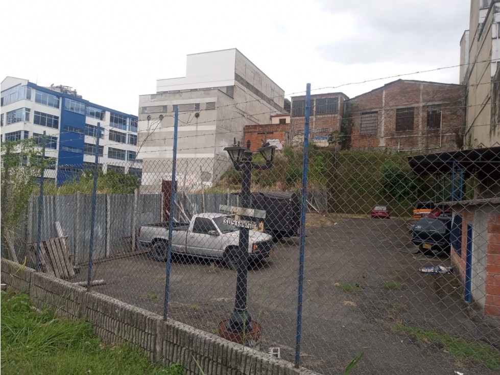 ARRIENDO LOTE EN LA AVENIDA LONGITUDINAL PARALELA AV 30 DE AGOSTO - 3