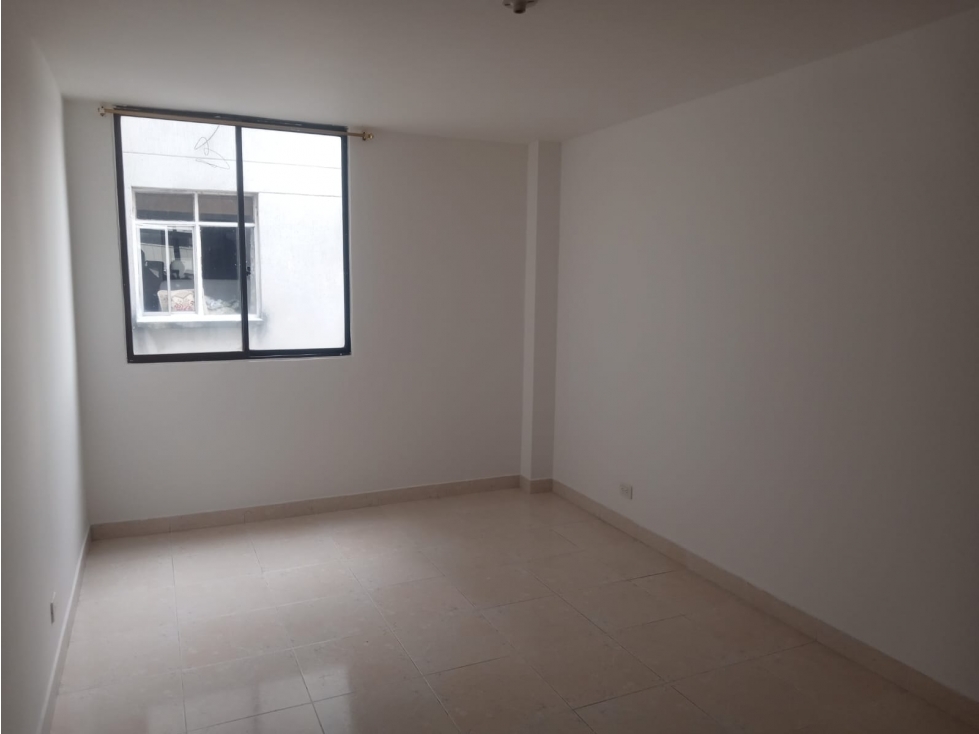 APARTAMENTO EN EL CENTRO DE PEREIRA CON PARQUEADERO CUBIERTO — foto 3
