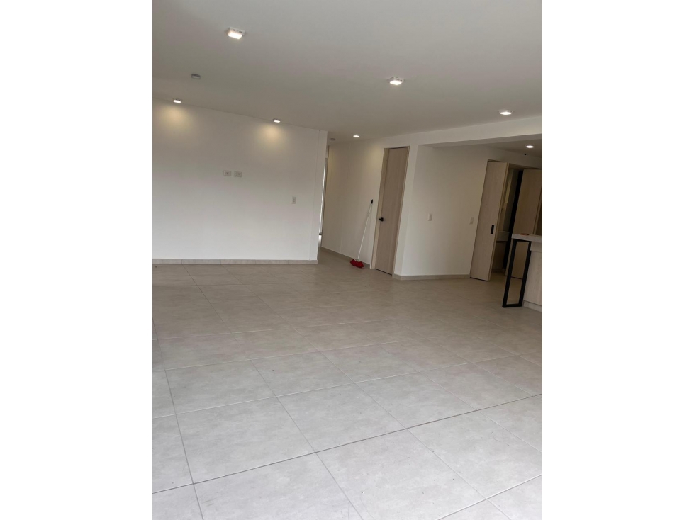 VENDO APARTAMENTO CON JACUZZI DEPOSITO Y 2 PARQUEADEROS — foto 2