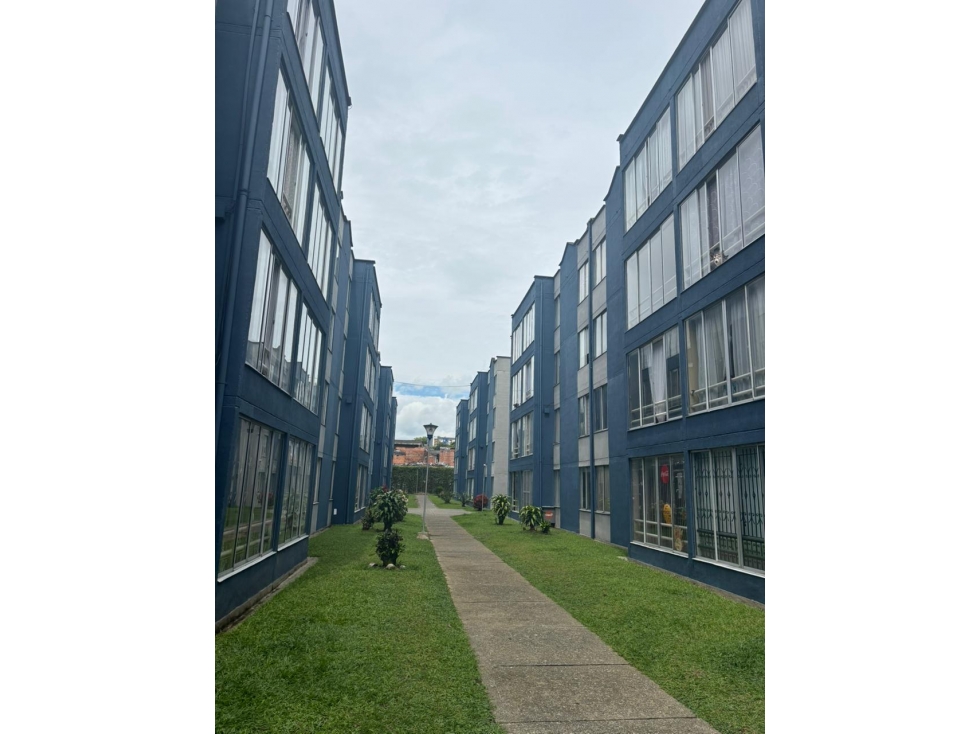 VENDO APARTAMENTO CON BUENA UBICACIÓN