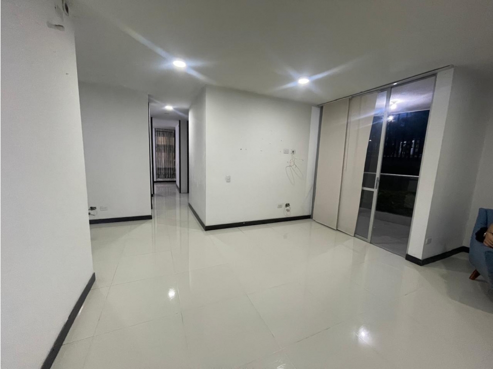 VENDO APARTAMENTO ESQUINERO EN CERRITOS — foto 2