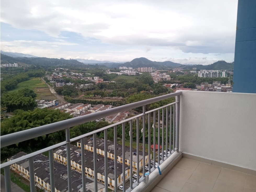 HERMOSO APARTAMENTO CON CUARTO UTIL Y PARQUEADERO CUBIERTO