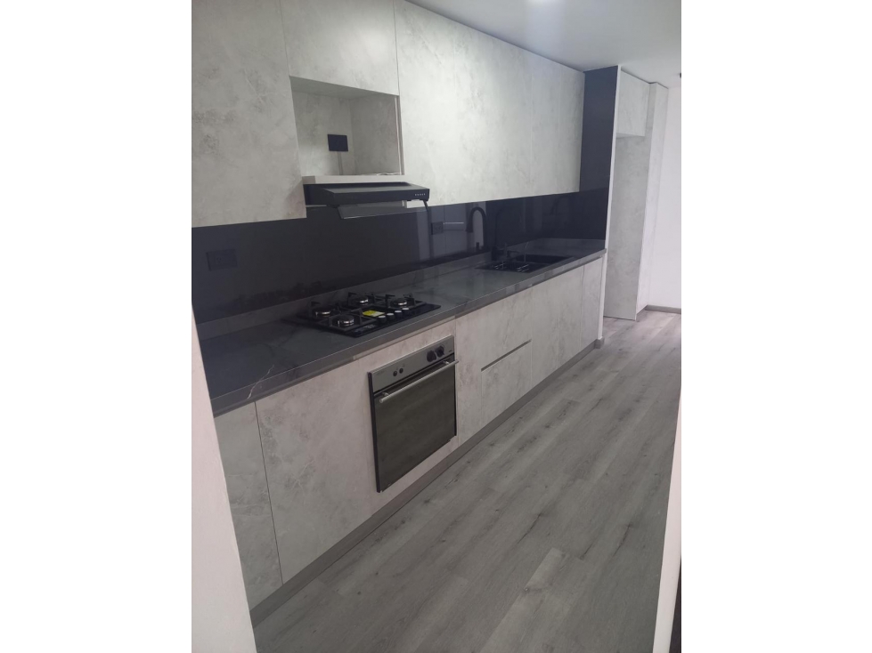 VENDO HERMOSA CASA CON ESPECTACULAR TERRAZA 2 PARQUEADEROS — foto 3