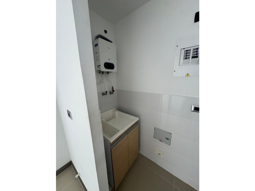 VENDO AMPLIO APARTAMENTO CON BODEGA Y CUARTO UTIL SECTOR BELMONTE — foto 6
