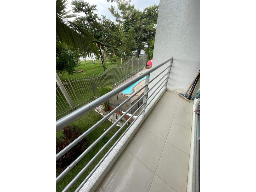 VENDO APARTAMENTO CON BALCON EN ZONA DE VALORIZACION — foto 2