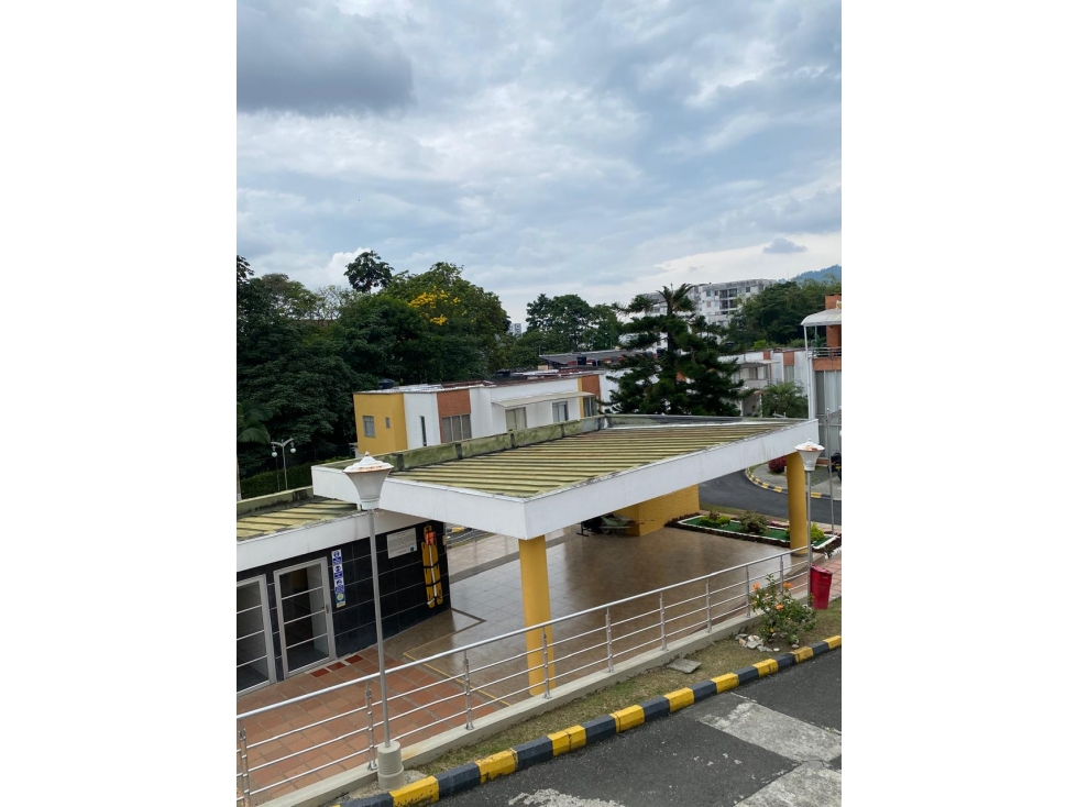 VENDO AMPLIA CASA EN UNIDAD CERRADA EN LA PRADERA — foto 4