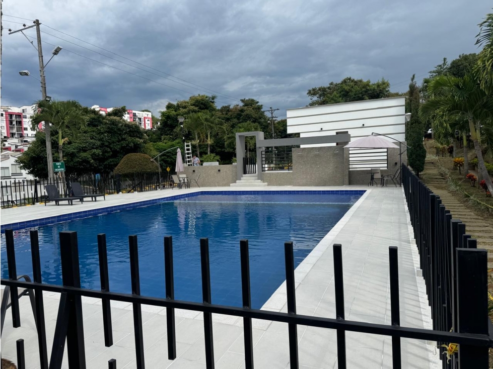 VENDO CASA ESQUINERA EN CONJUNTO CERRADO — foto 2