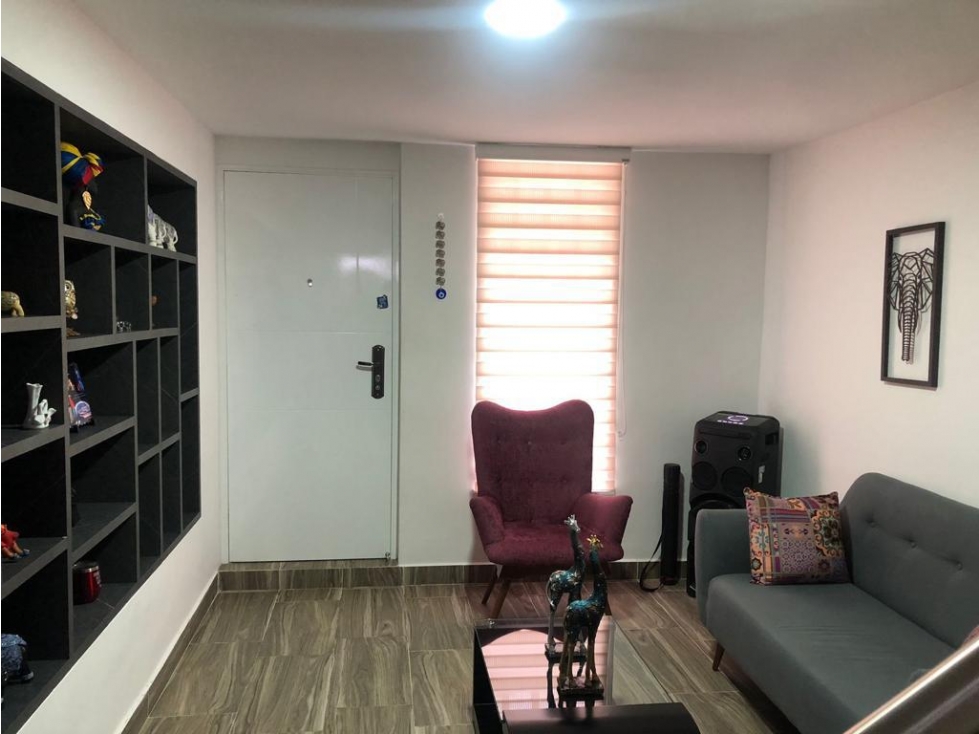 VENDO AMPLIA CASA REMODELADA SECTOR BELMONTE — foto 2