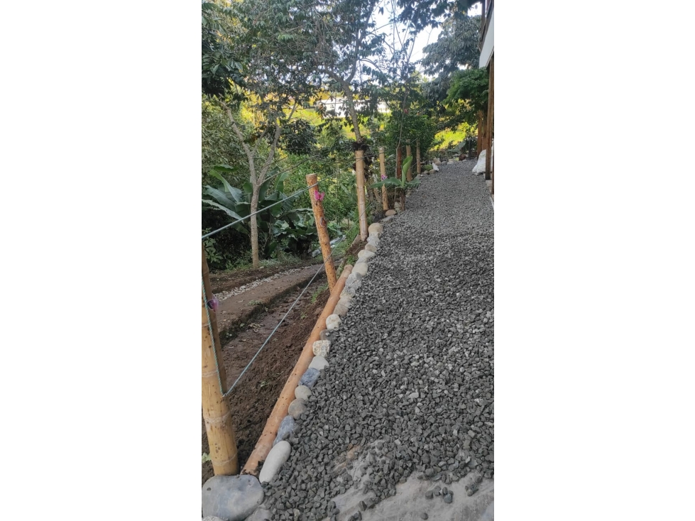 VENDO LOTE CON 4 CABAÑAS EN CONDINA — foto 4
