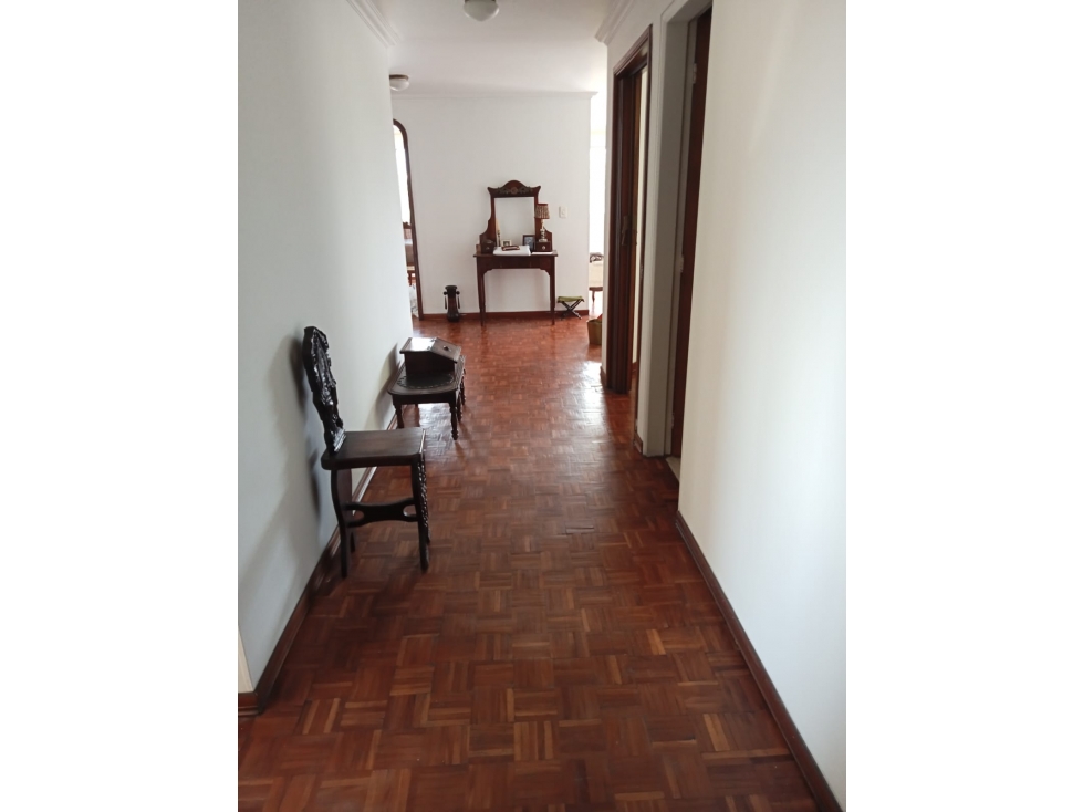 VENDO AMPLIO APARTAMENTO 2 PARQUEADEROS EN EL CENTRO DE PEREIRA — foto 3