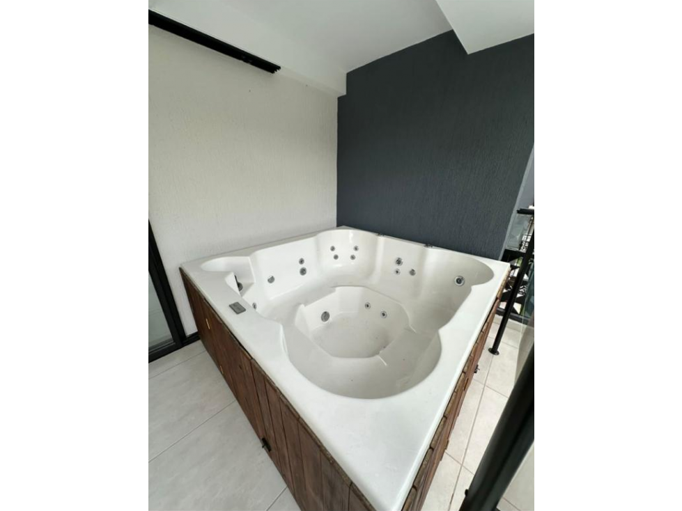 VENDO APARTAMENTO CON JACUZZI DEPOSITO Y 2 PARQUEADEROS — foto 4