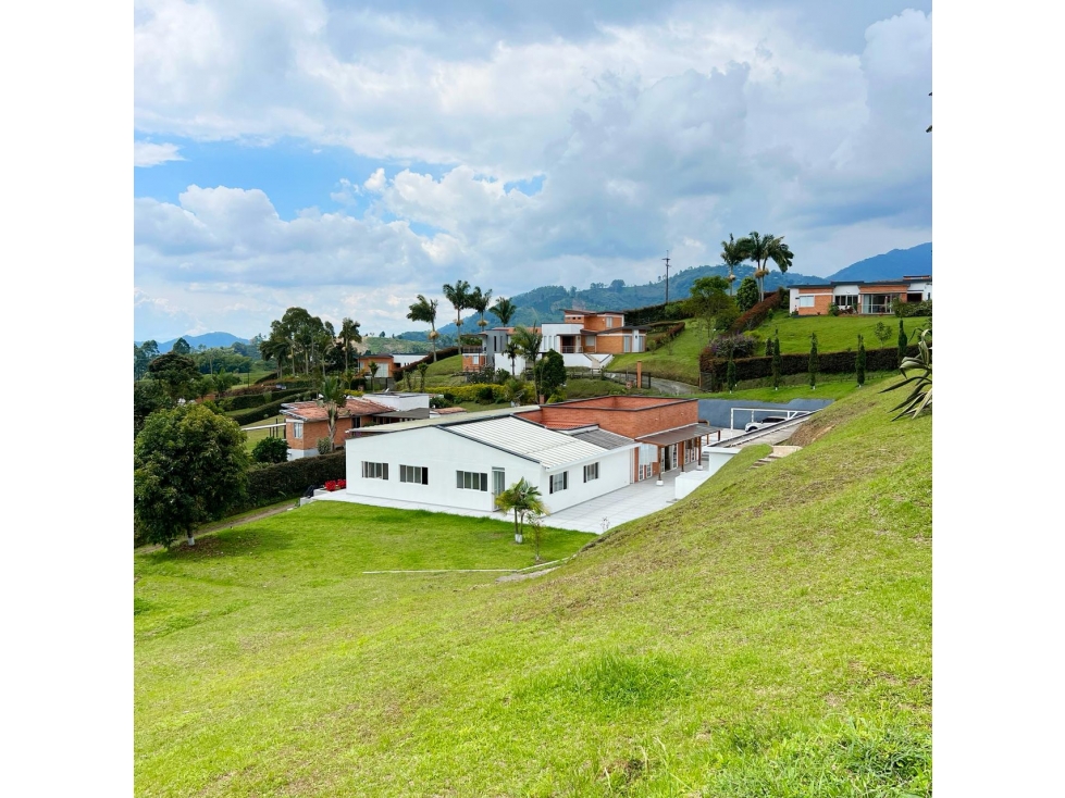 VENDO HERMOSA CASA CAMPESTRE VIA TERMALES SAN VICENTE - 2