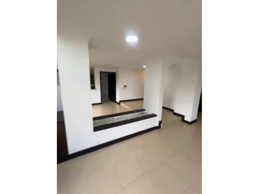 VENDO AMPLIO APARTAMENTO EN PINARES — foto 3