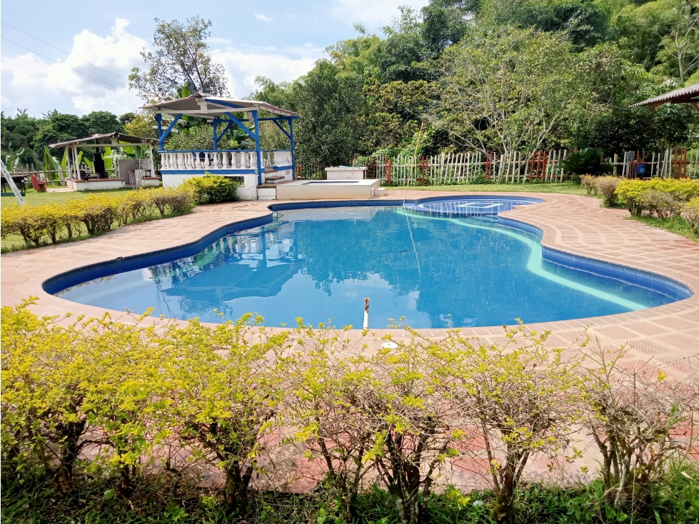VENDO HERMOSA FINCA VACACIONAL EN COMBIA PEREIRA - 1