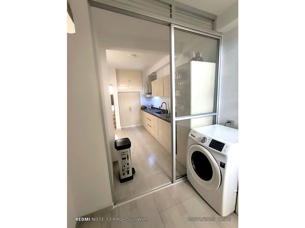 VENDO AMPLIA CASA PARA VIVIENDA O DESARROLLO DE USO COMERCIAL — foto 2