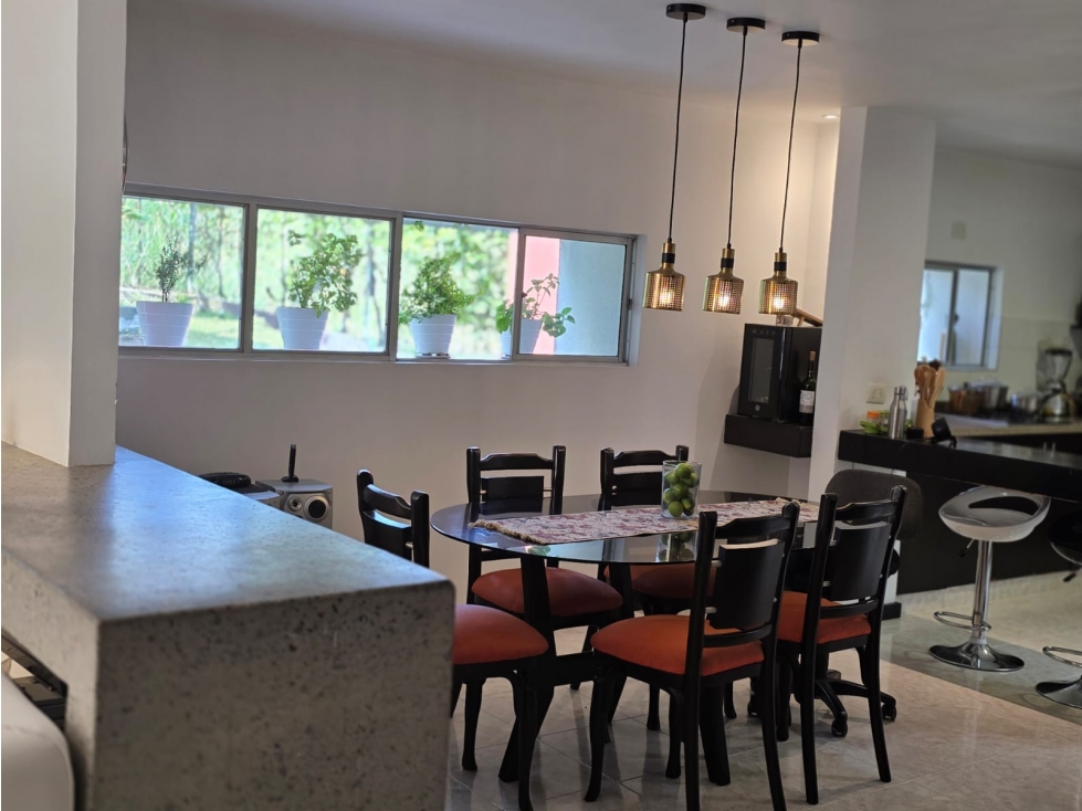 VENDO HERMOSA CASA ESQUINERA EN CONJUNTO CERRADO