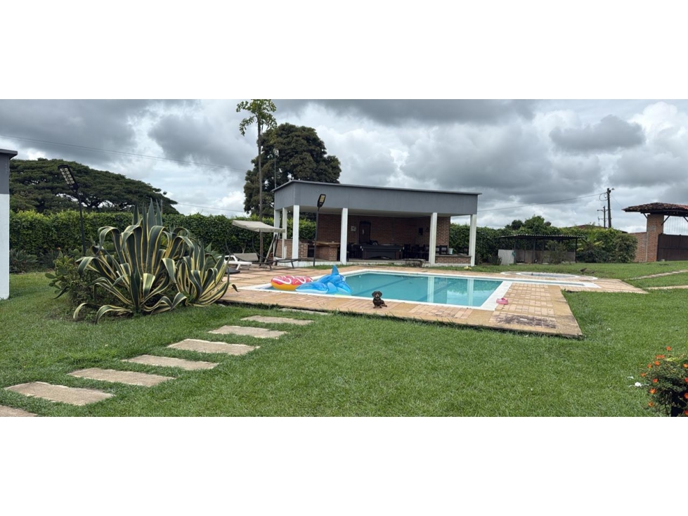 VENDO FINCA DE 12.800MTS CONSTRUCCION DE 2 CASAS CON PISCINA