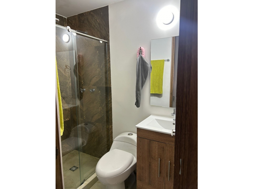 Vendo hermosa casa medianera remodelada en santa Juana de las villas — foto 6